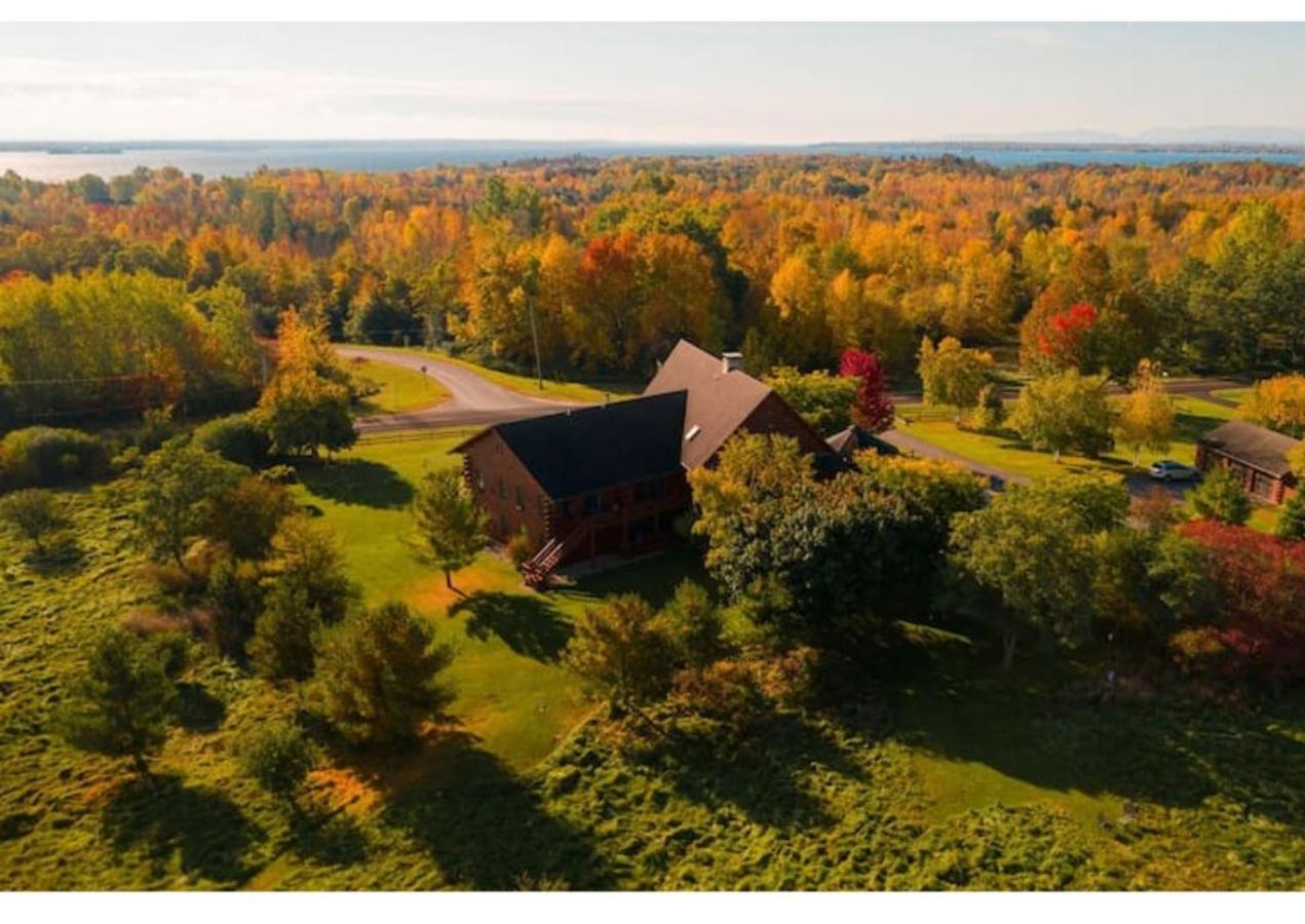 Point Au Roche Lodge Plattsburgh Extérieur photo