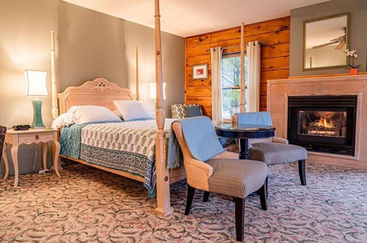 Point Au Roche Lodge Plattsburgh Extérieur photo