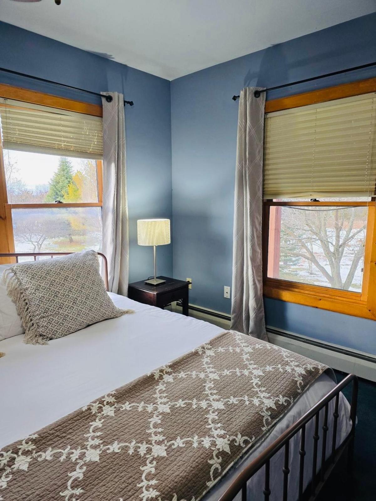 Point Au Roche Lodge Plattsburgh Extérieur photo